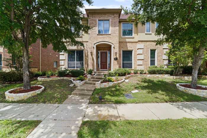 photo 1: 8711 Lost Canyon Road, Irving TX 75063