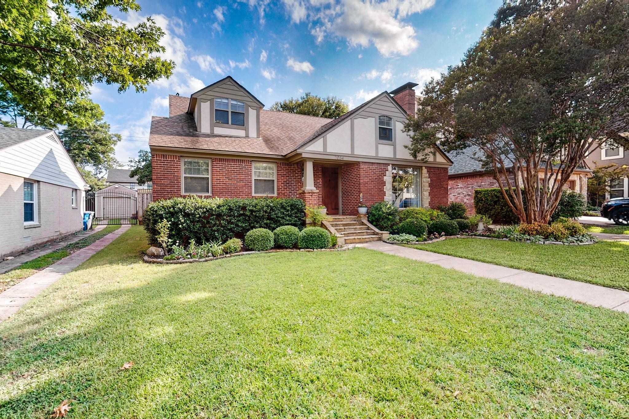 photo 2: 7034 Coronado Avenue, Dallas TX 75214