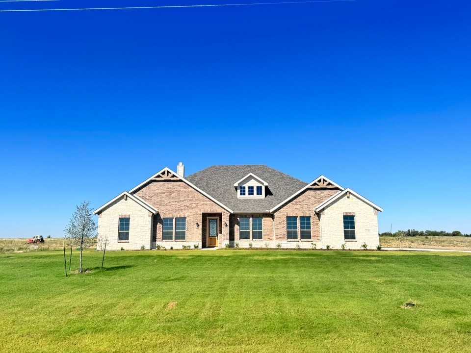 photo 1: 1740 County Road 200, Valley View TX 76272