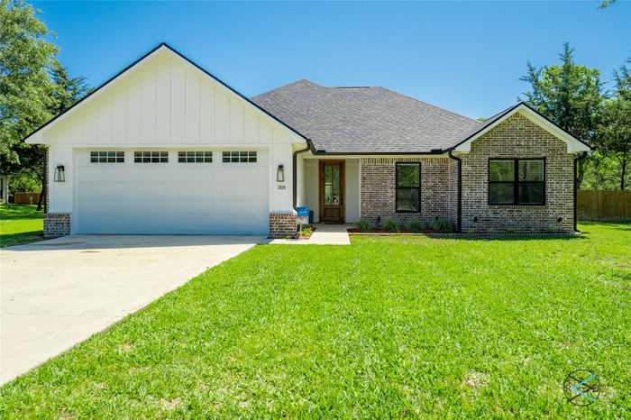 photo 2: 3539 Elizabeth Street, Athens TX 75752