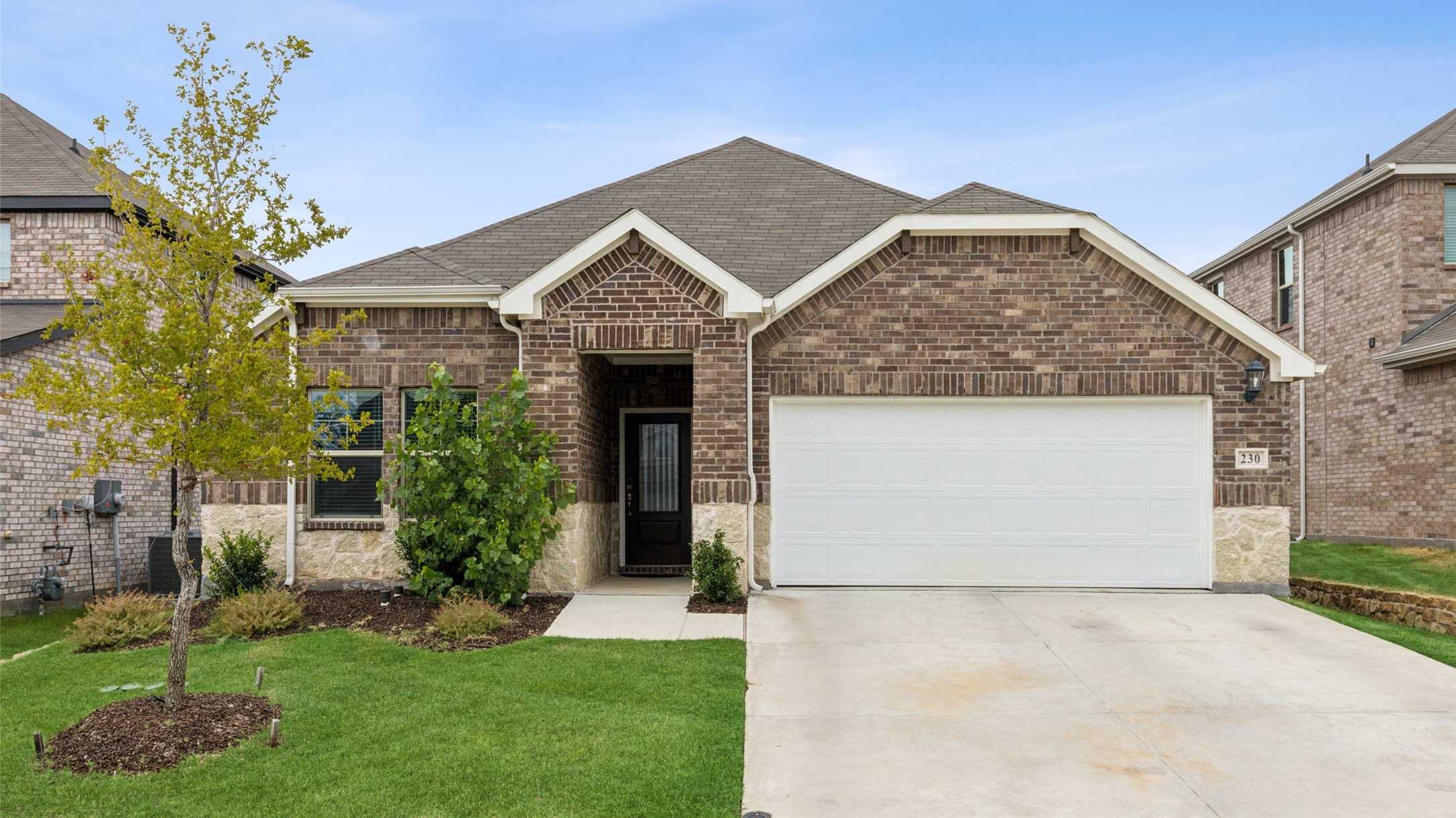 photo 1: 230 Luna Lane, Lake Dallas TX 75065