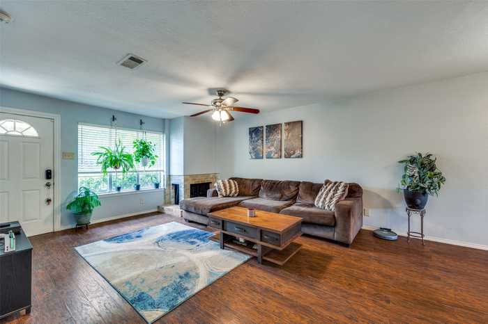 photo 2: 13857 Leinsper Green Street, Dallas TX 75240