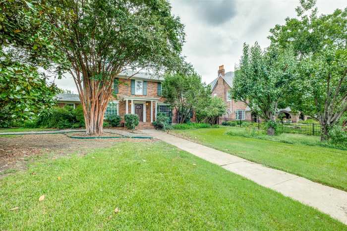 photo 2: 6707 Gaston Avenue, Dallas TX 75214