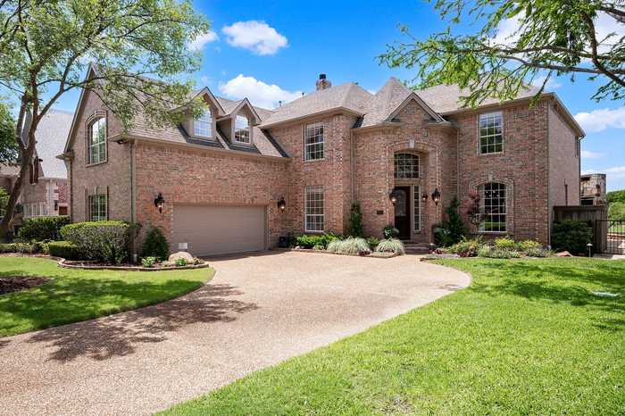 photo 1: 7405 Marigold Drive, Irving TX 75063