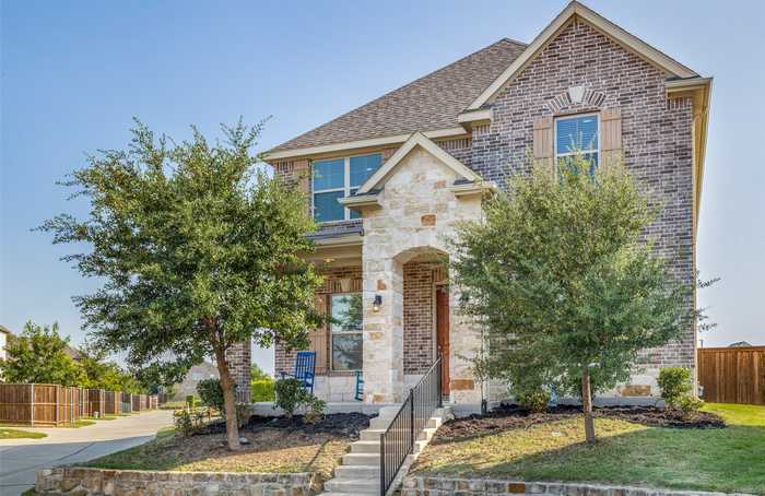 photo 2: 17586 Sequoia Drive, Dallas TX 75252