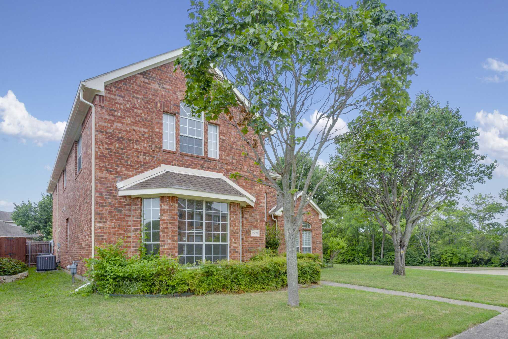 photo 2: 2328 Meredith Lane, Garland TX 75042