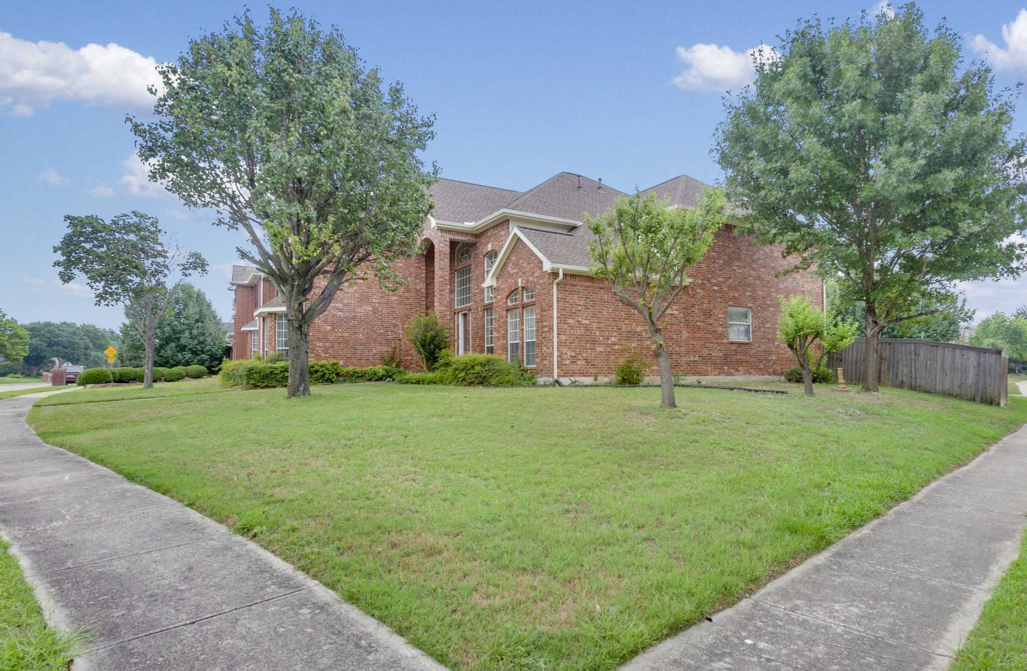 photo 3: 2328 Meredith Lane, Garland TX 75042