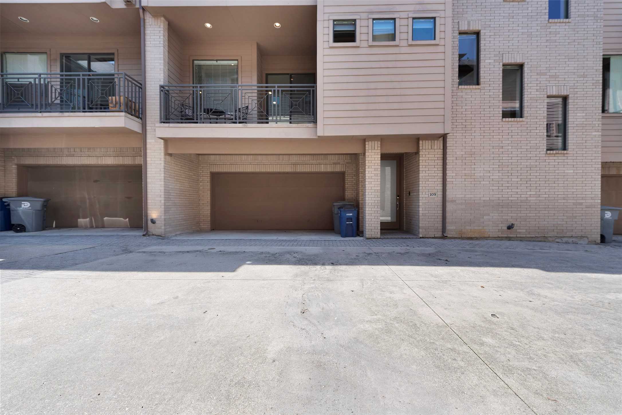 photo 3: 4023 Rawlins Street Unit 109, Dallas TX 75219