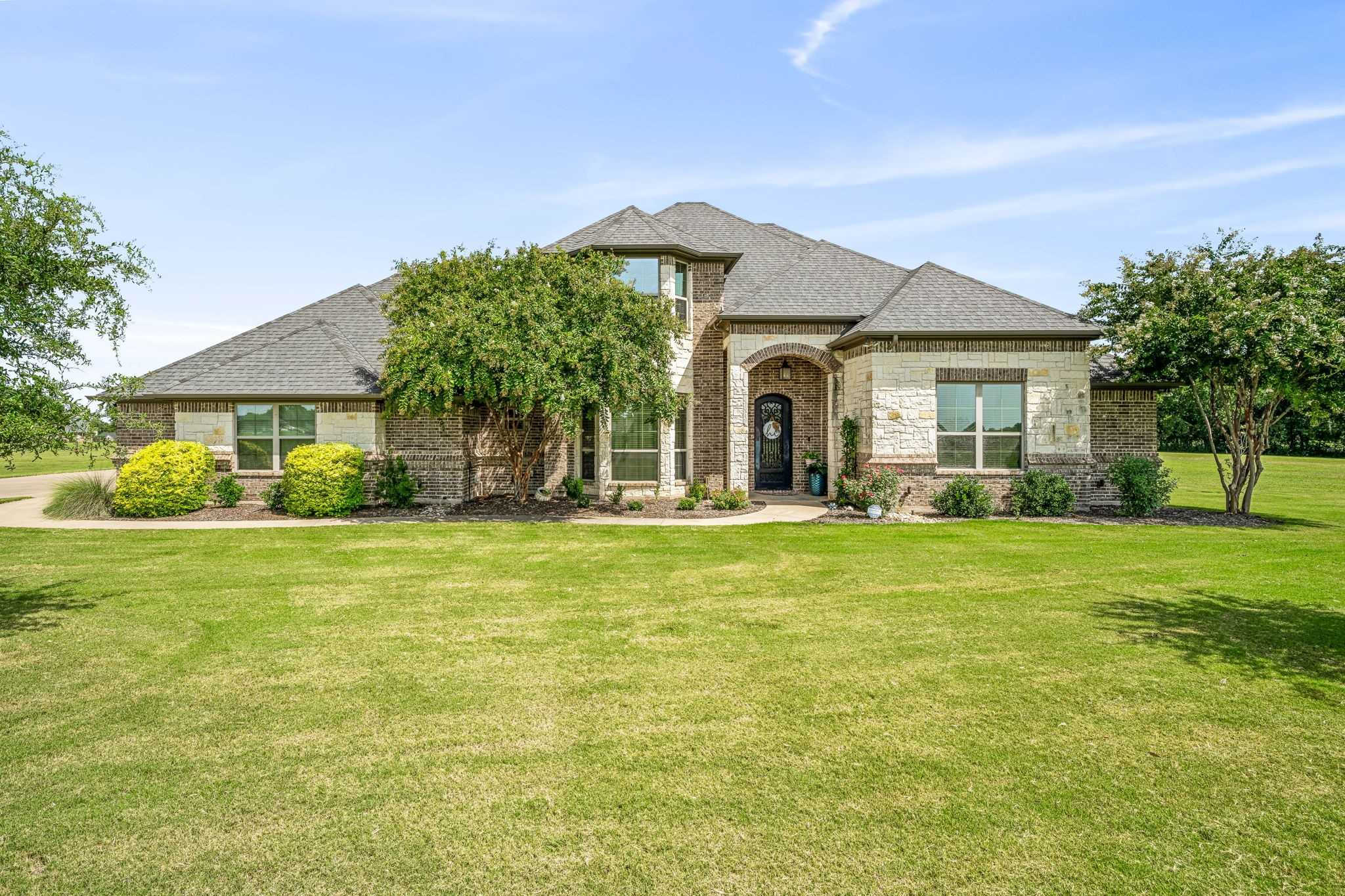 photo 1: 1801 Yucatan Drive, Granbury TX 76048