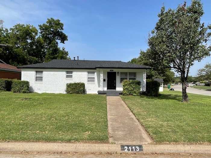 photo 2: 2113 Elton Road, Haltom City TX 76117