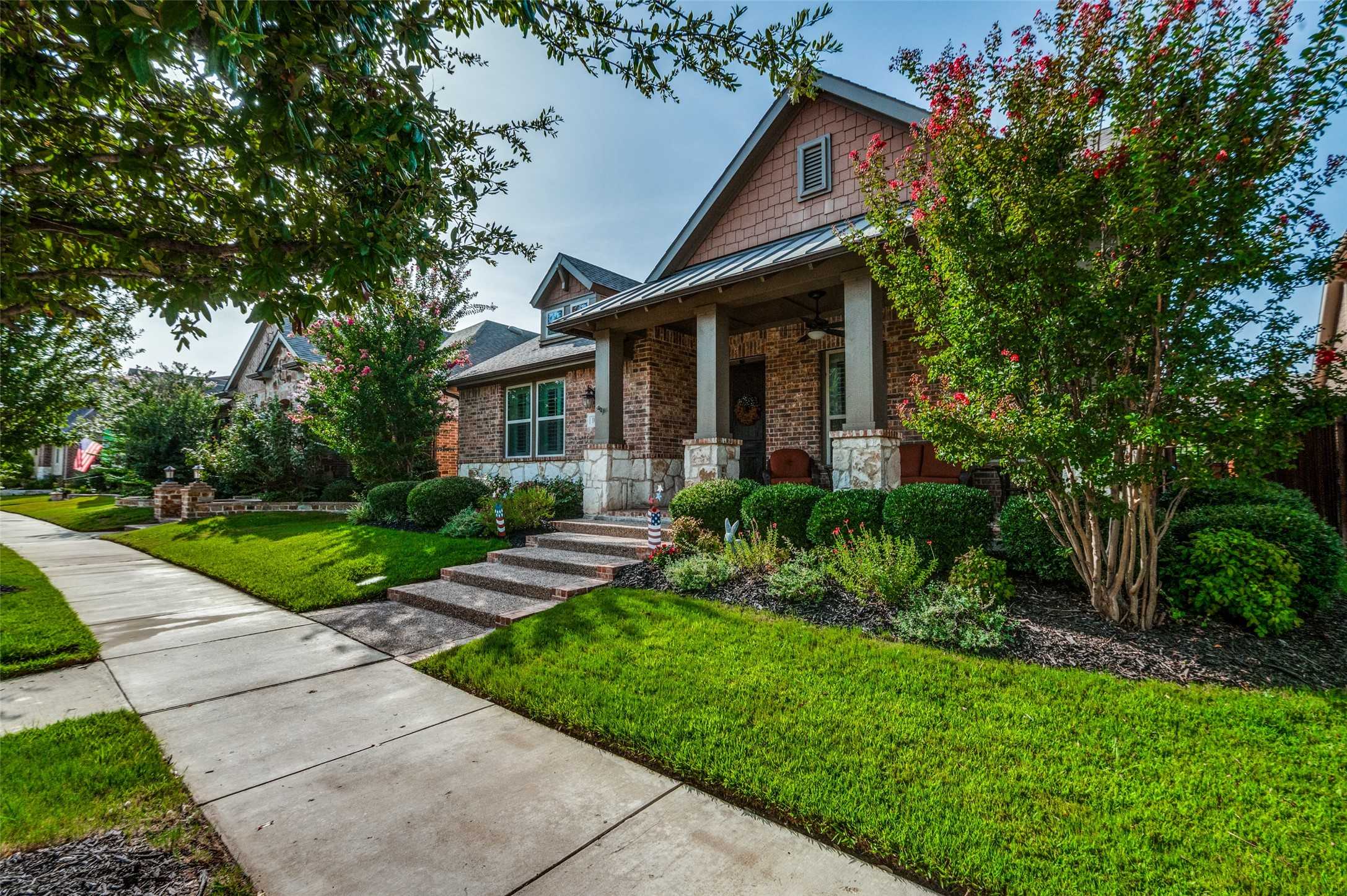 photo 2: 1019 Ivy Charm Way, Arlington TX 76005