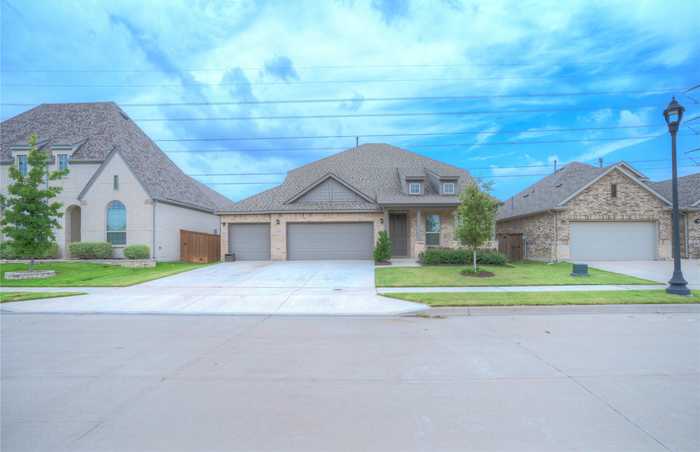 photo 2: 12221 Hulson Trail, Fort Worth TX 76052