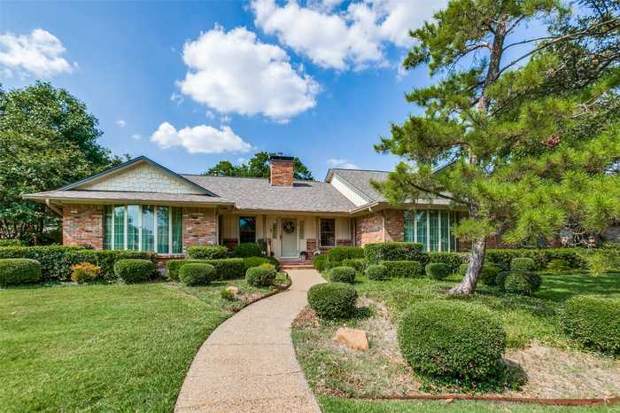 photo 2: 7805 Briaridge Road, Dallas TX 75248