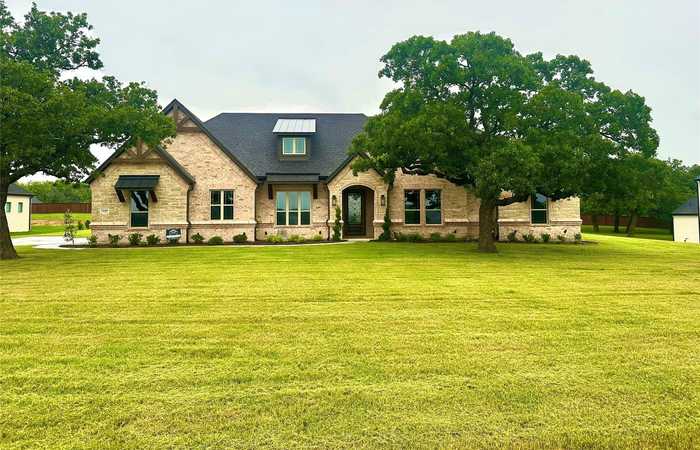 photo 1: 1008 Estancia, Weatherford TX 76088