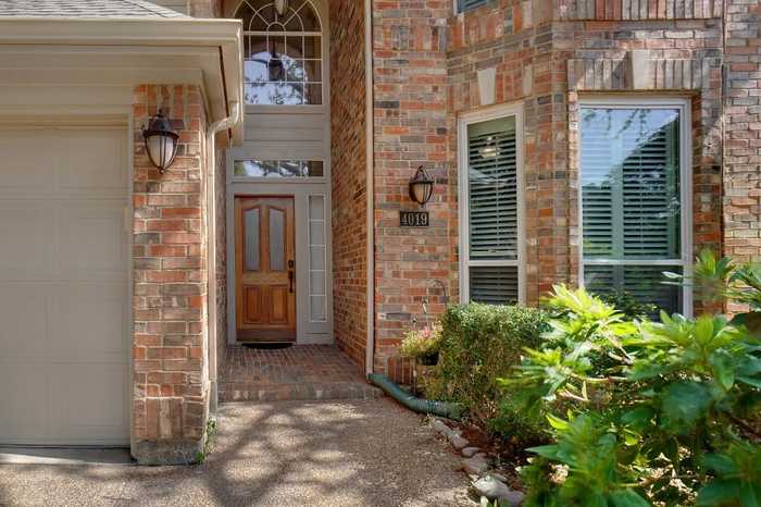 photo 2: 4019 Azure Lane, Addison TX 75001