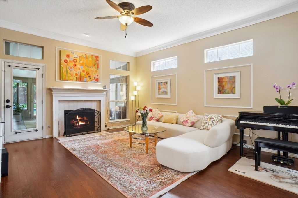 photo 3: 4019 Azure Lane, Addison TX 75001