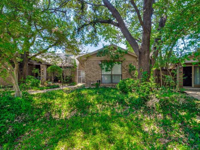 photo 1: 4032 Morman Lane, Addison TX 75001