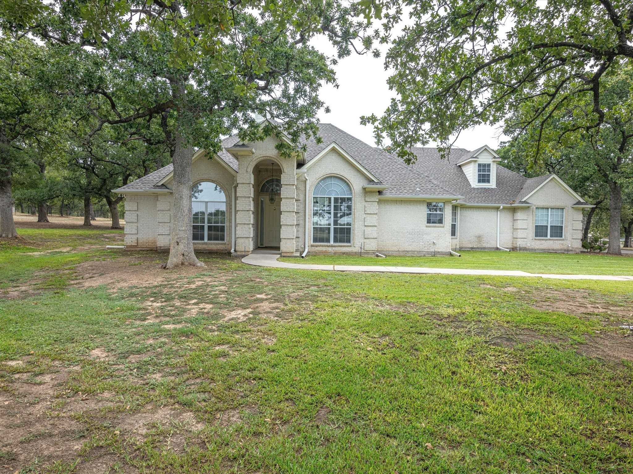 photo 1: 129 County Road 4377, Decatur TX 76234