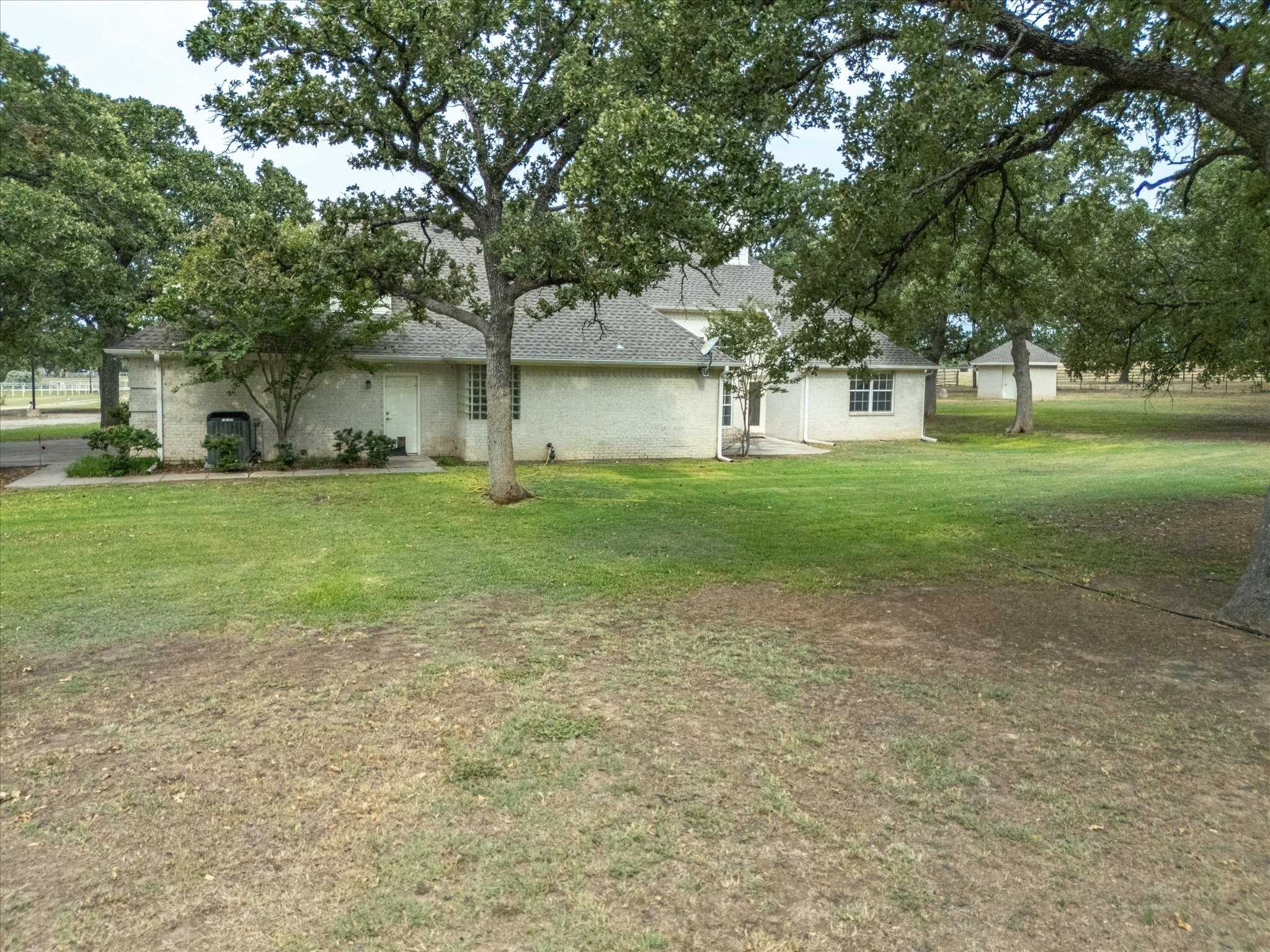 photo 2: 129 County Road 4377, Decatur TX 76234