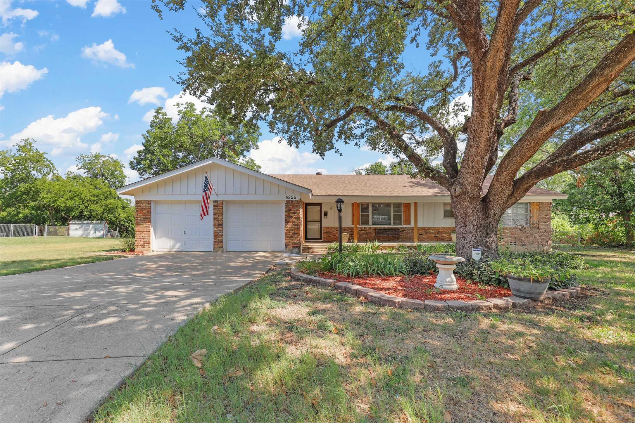 photo 2: 5825 Tourist Drive, North Richland Hills TX 76117