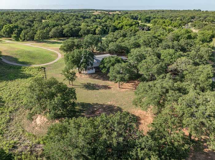 photo 40: 105 Fairway Drive, Nocona TX 76255