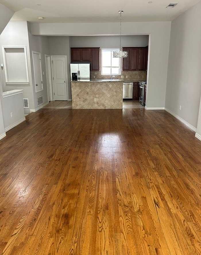 photo 2: 13900 Noel Road Unit 22, Dallas TX 75240