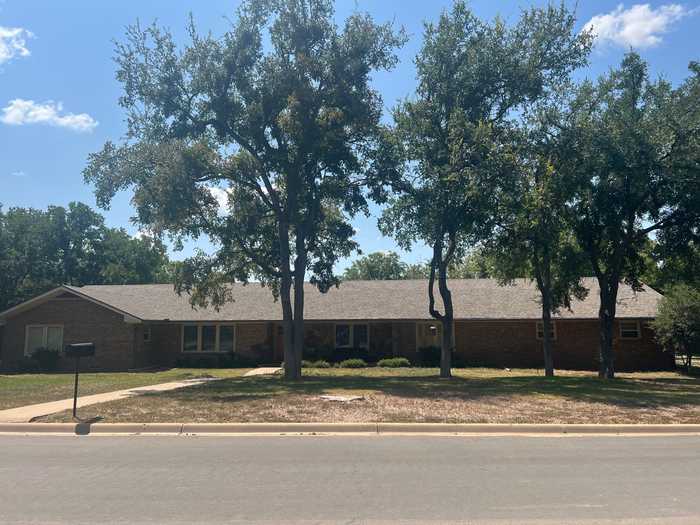 photo 1: 1002 Normandy Drive, Graham TX 76450