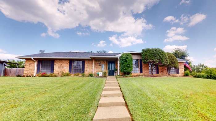 photo 1: 209 Colonial Circle, Athens TX 75751