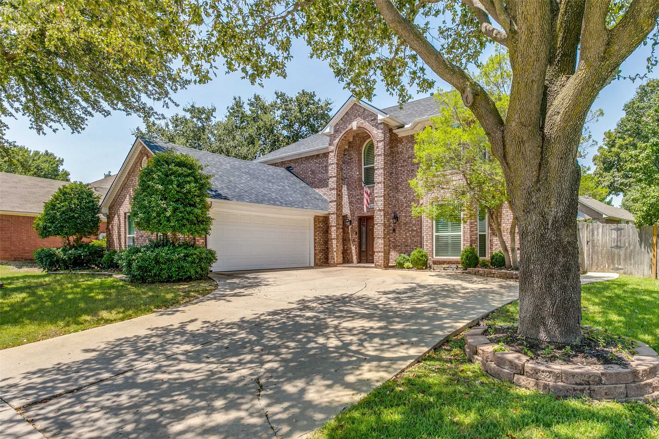 photo 1: 6117 Pebble Creek Drive, North Richland Hills TX 76180