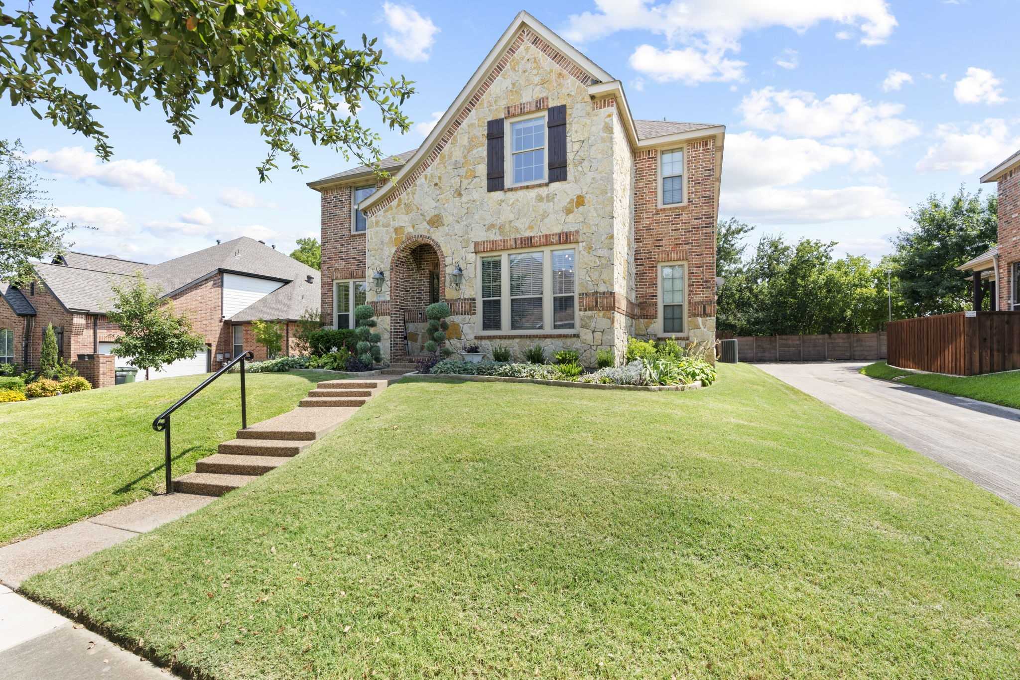 photo 2: 8000 Red River Run, North Richland Hills TX 76180