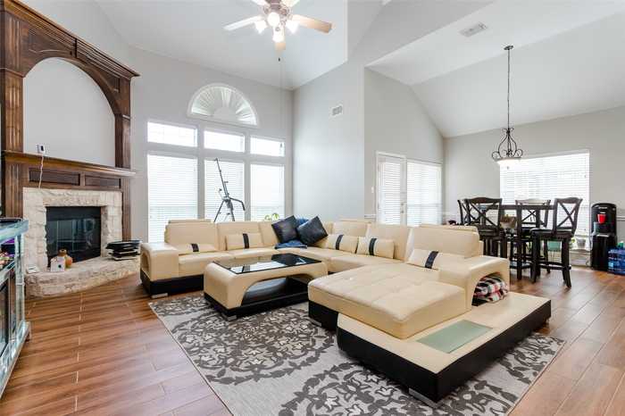 photo 1: 4506 Warbler Lane, Garland TX 75043