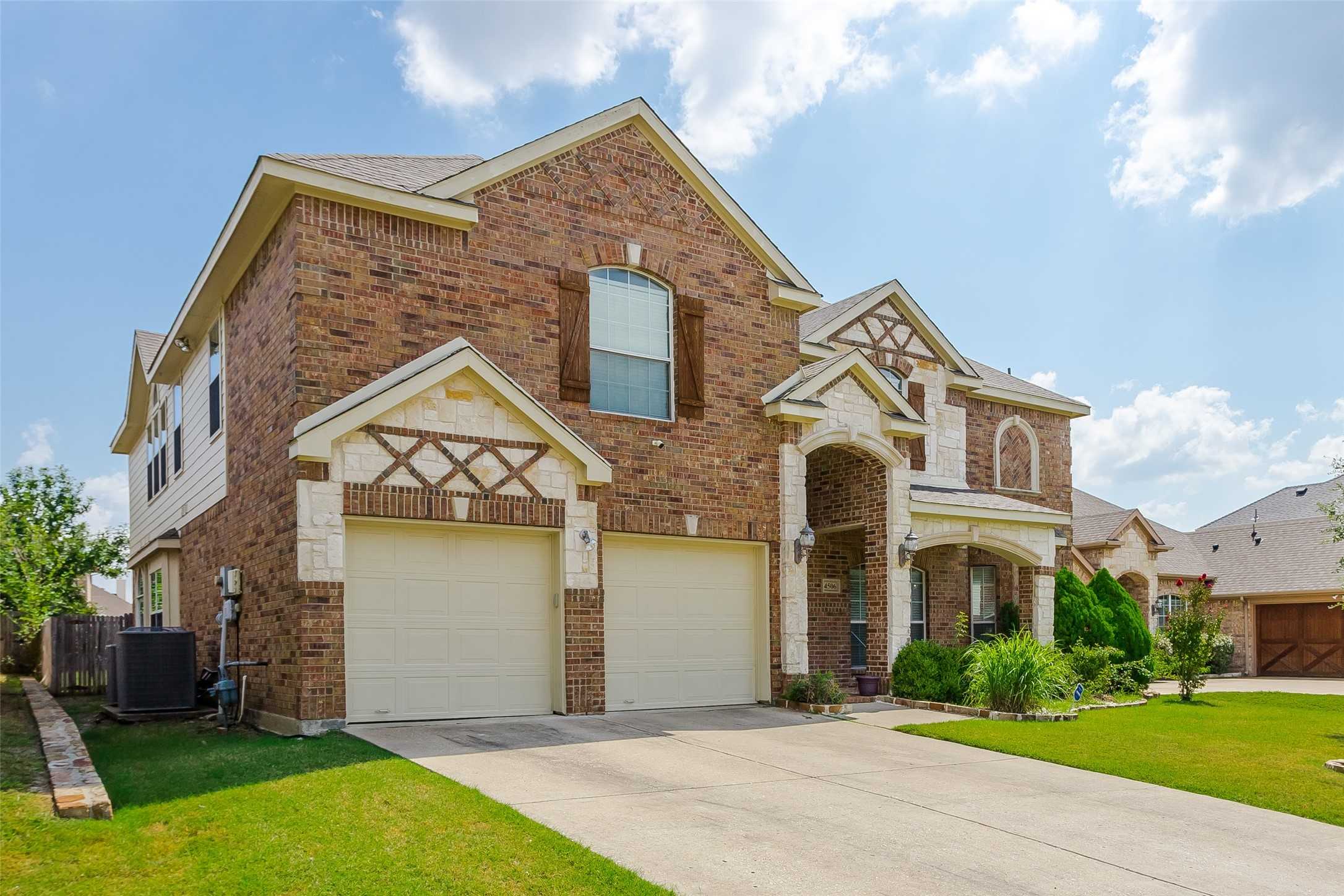 photo 2: 4506 Warbler Lane, Garland TX 75043