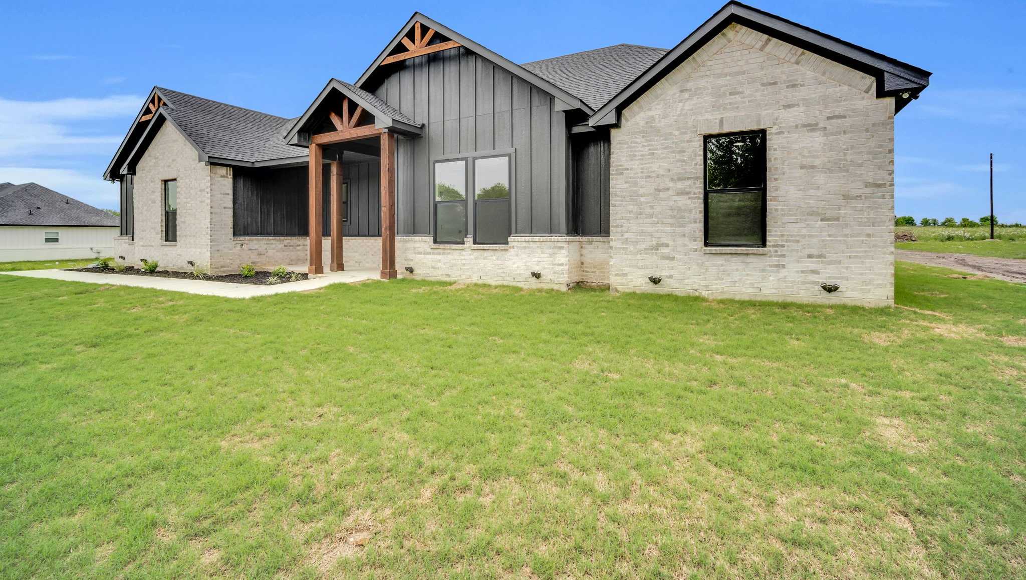 photo 1: 1410 Newton, Ferris TX 75125