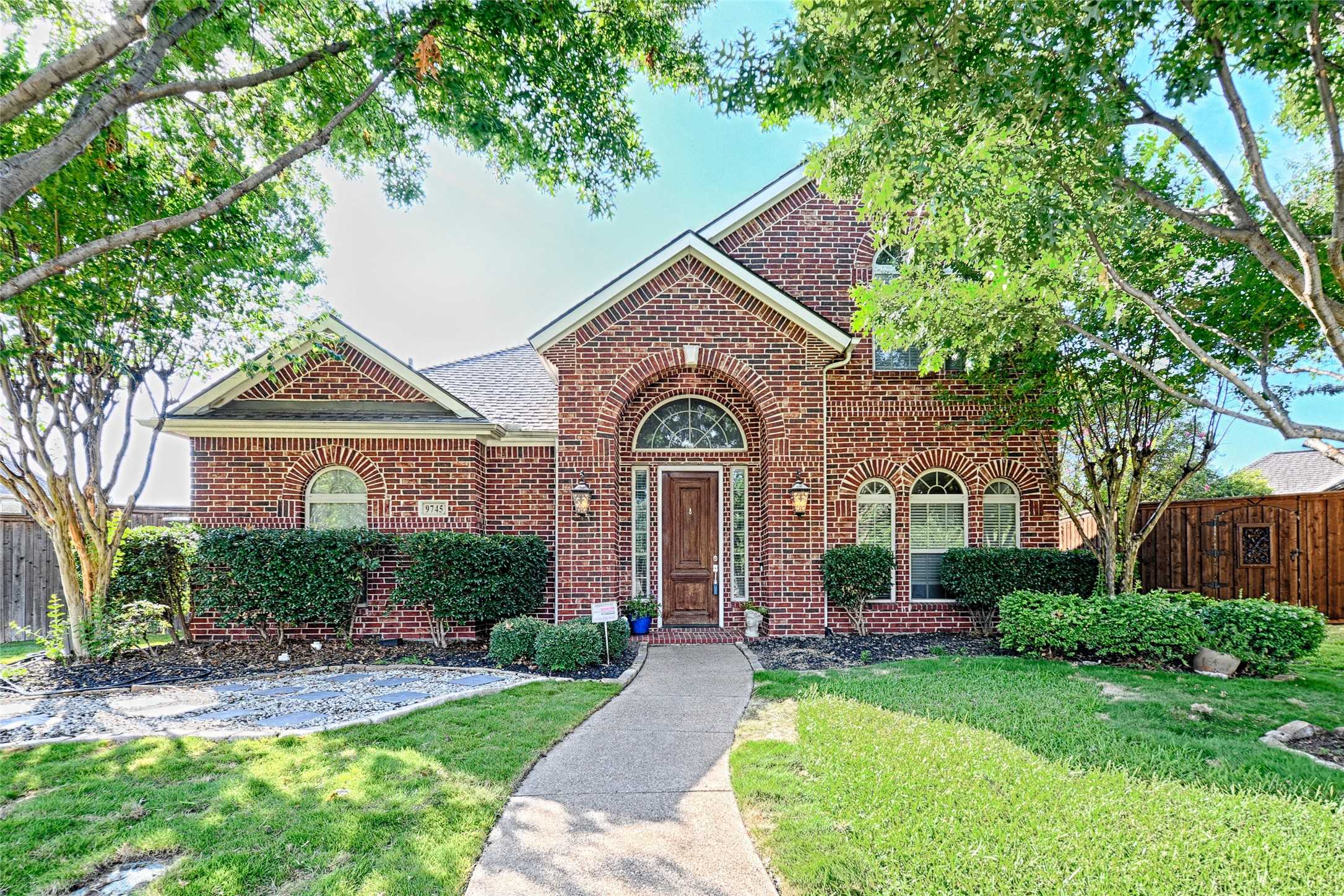 photo 1: 9745 Colt Court, Frisco TX 75033