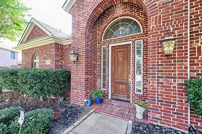 photo 2: 9745 Colt Court, Frisco TX 75033