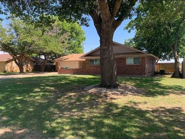 photo 1: 904 W Edwards Street, Olney TX 76374