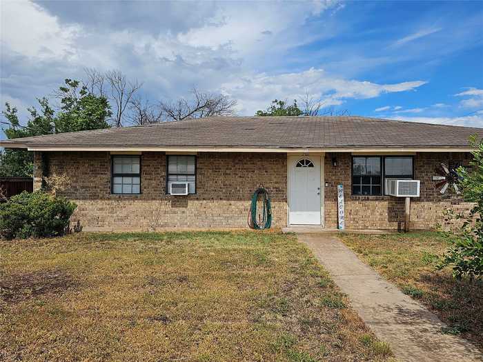 photo 1: 202 Burleson, Eden TX 76837