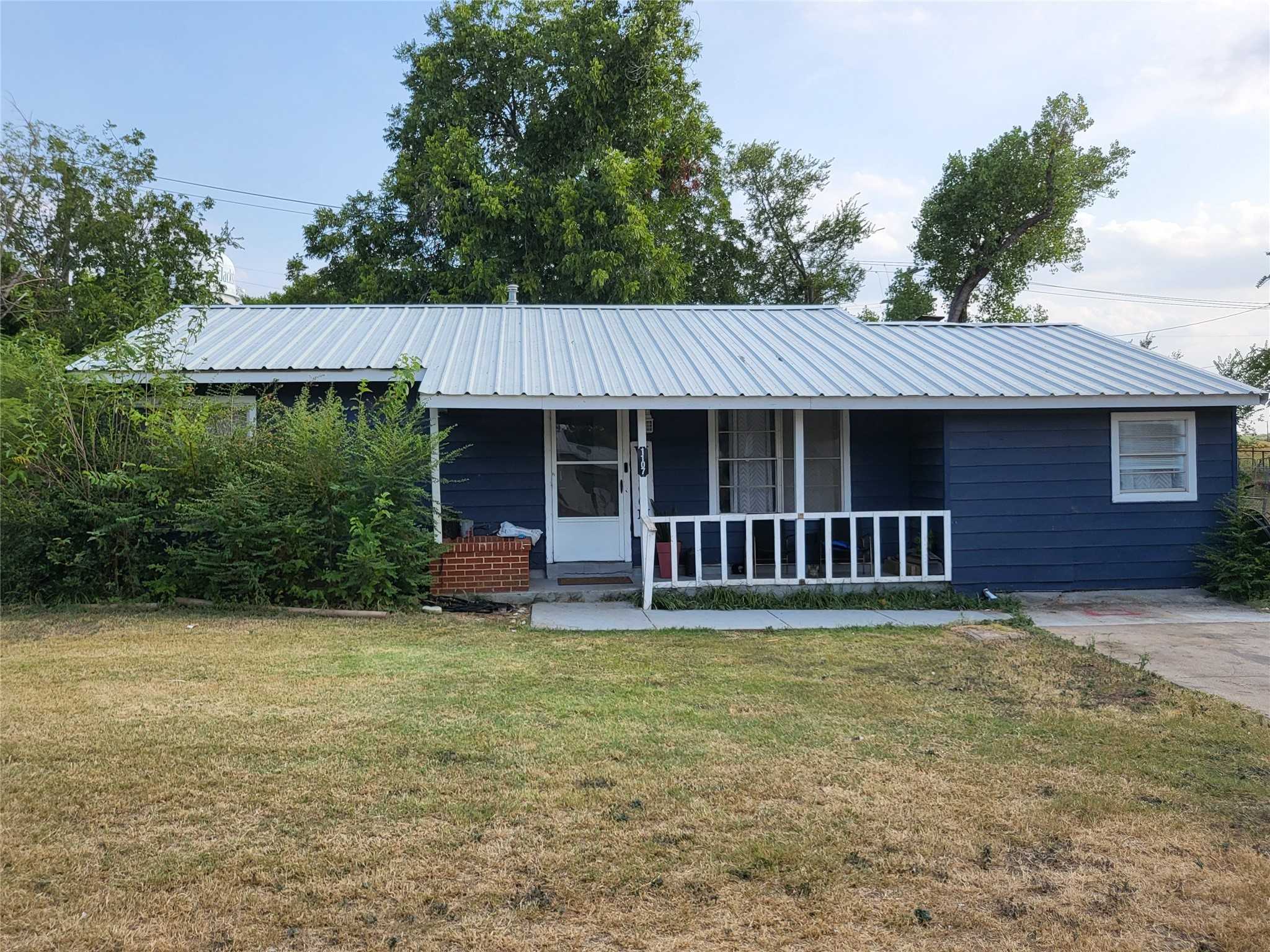 photo 1: 1107 W Archer Street, Jacksboro TX 76458