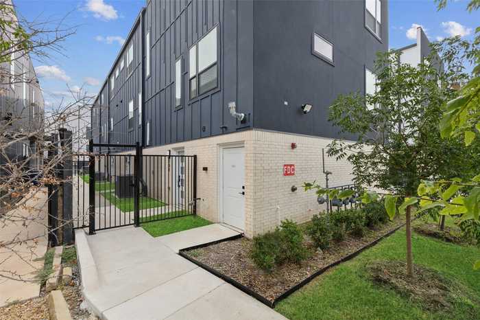 photo 2: 2618 N Carroll Avenue Unit 101, Dallas TX 75204