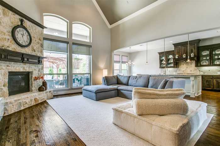 photo 2: 1518 Saddle Tree Road, Frisco TX 75036