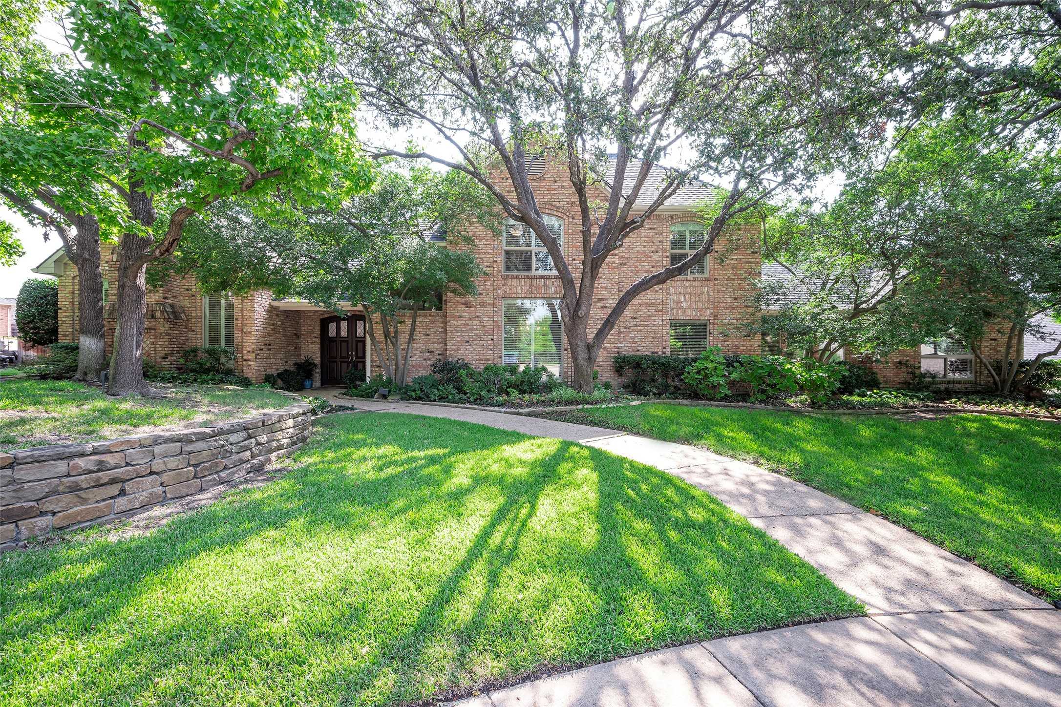 photo 1: 5723 Antares Court, Dallas TX 75252