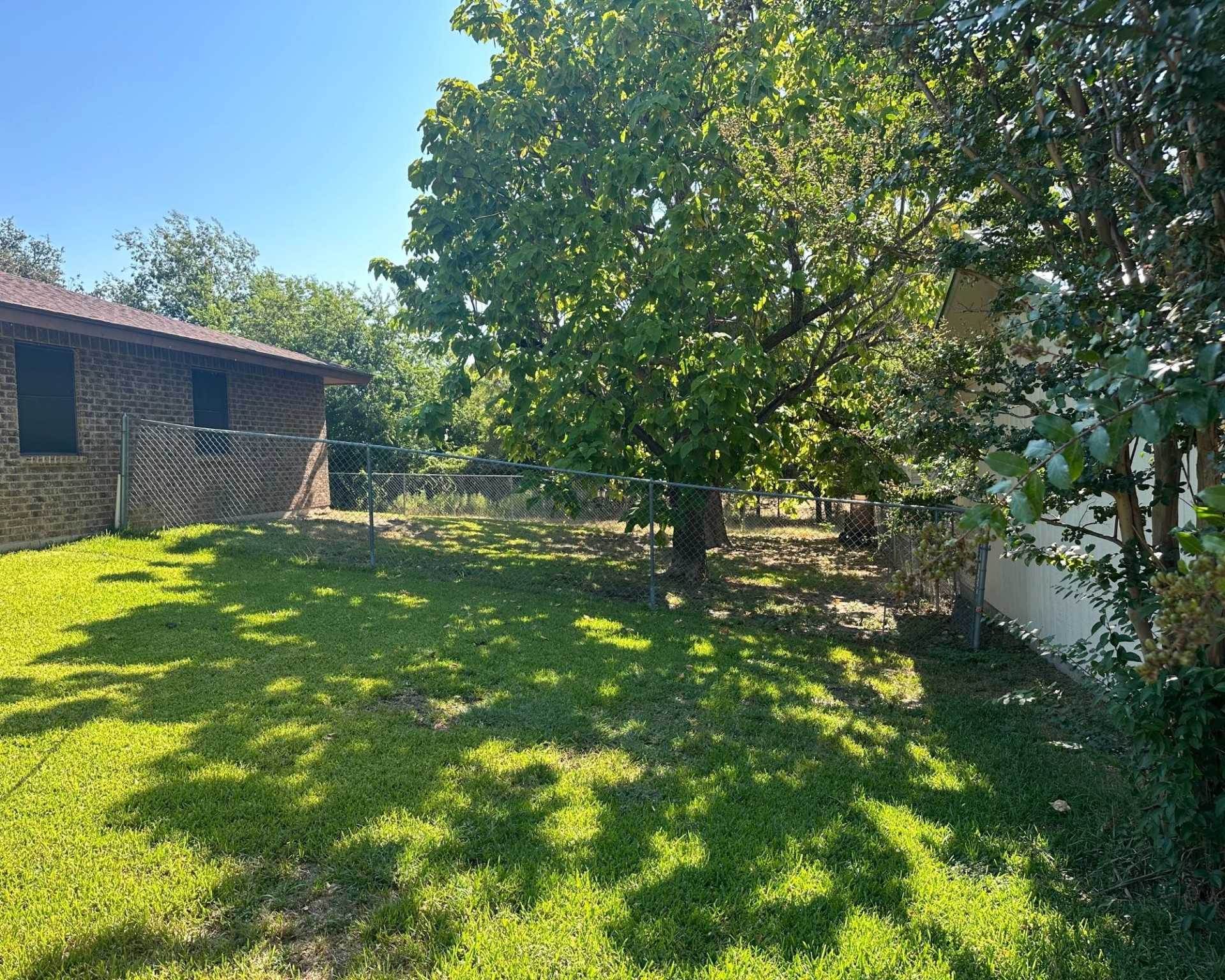 photo 2: 1402 Allen Rd, Goldthwaite TX 76844