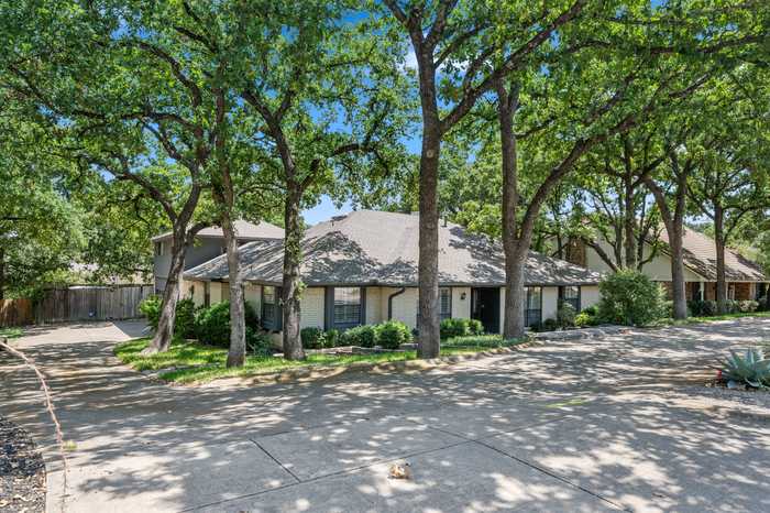 photo 2: 2201 Adams Drive, Arlington TX 76011