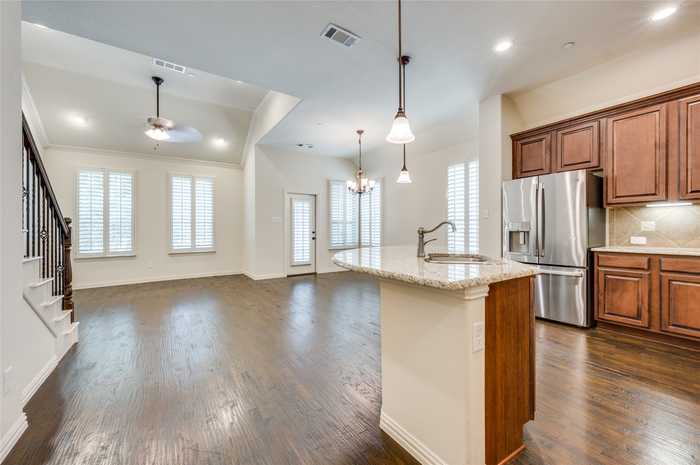 photo 2: 6460 Love Drive, Irving TX 75039