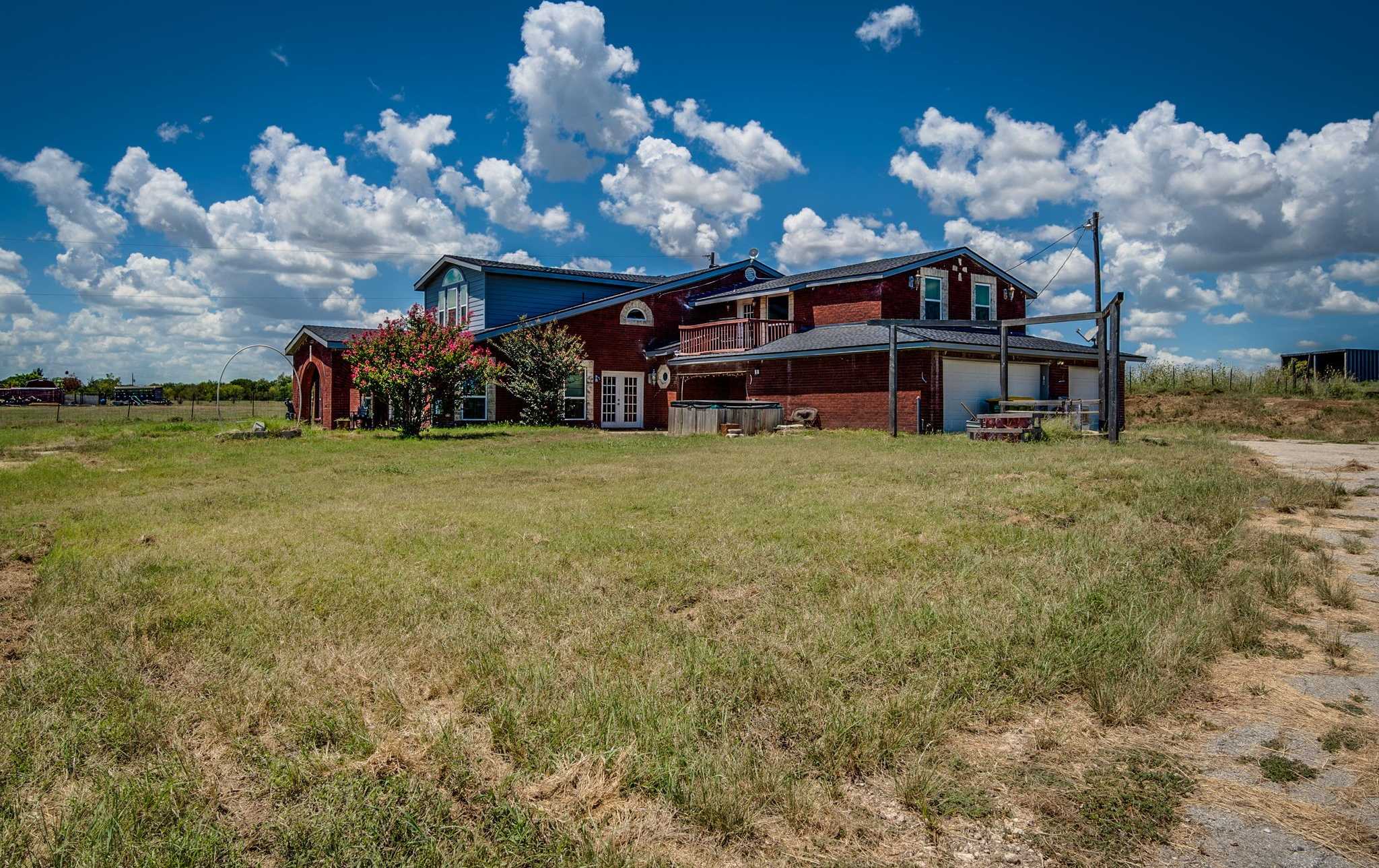 photo 3: 4400 Saint Leger Drive, Cleburne TX 76033