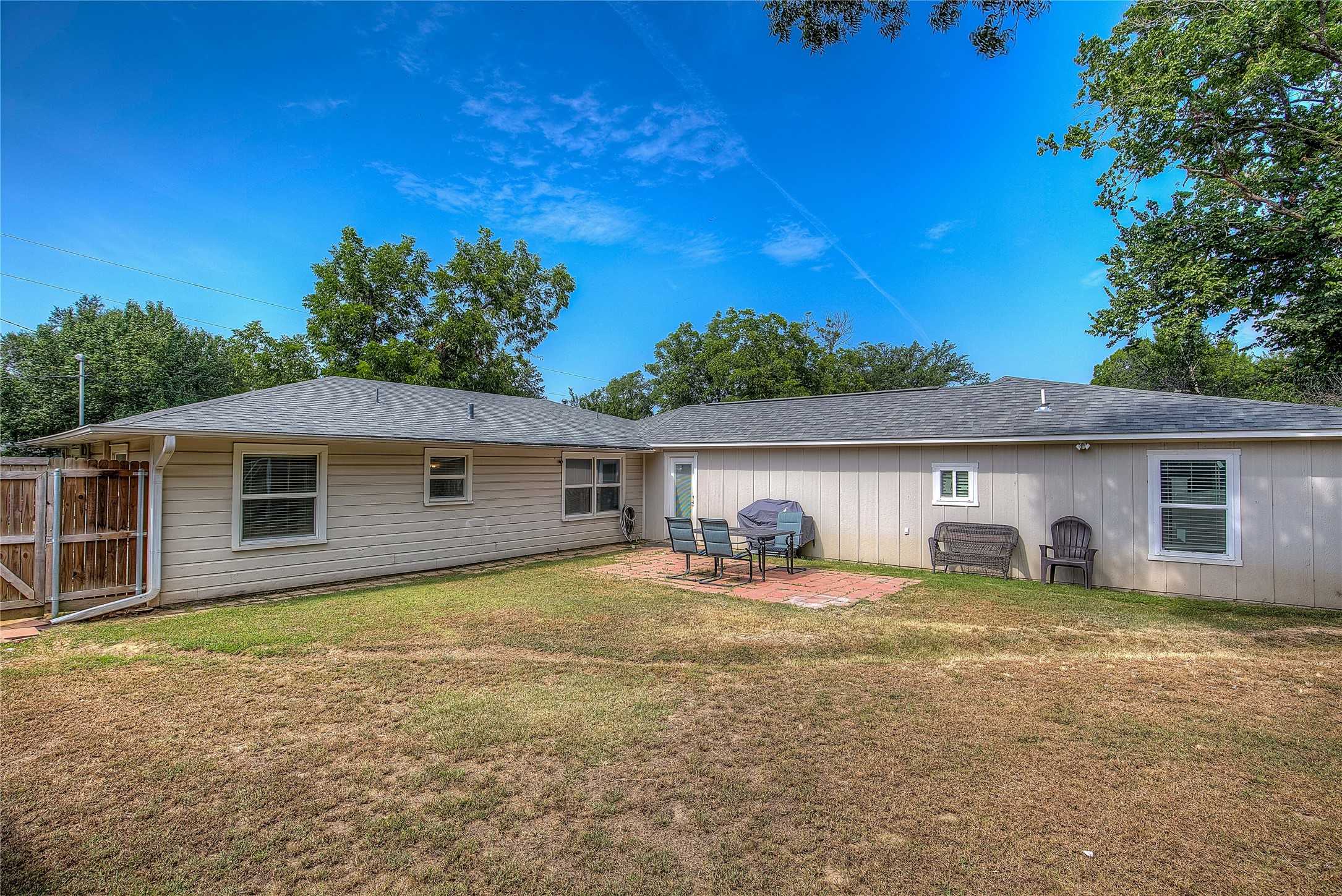 photo 2: 245 Parkins Street, Sulphur Springs TX 75482