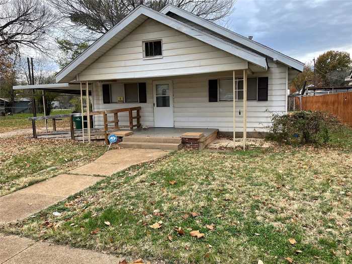 photo 1: 812 Tennessee Street, Graham TX 76450