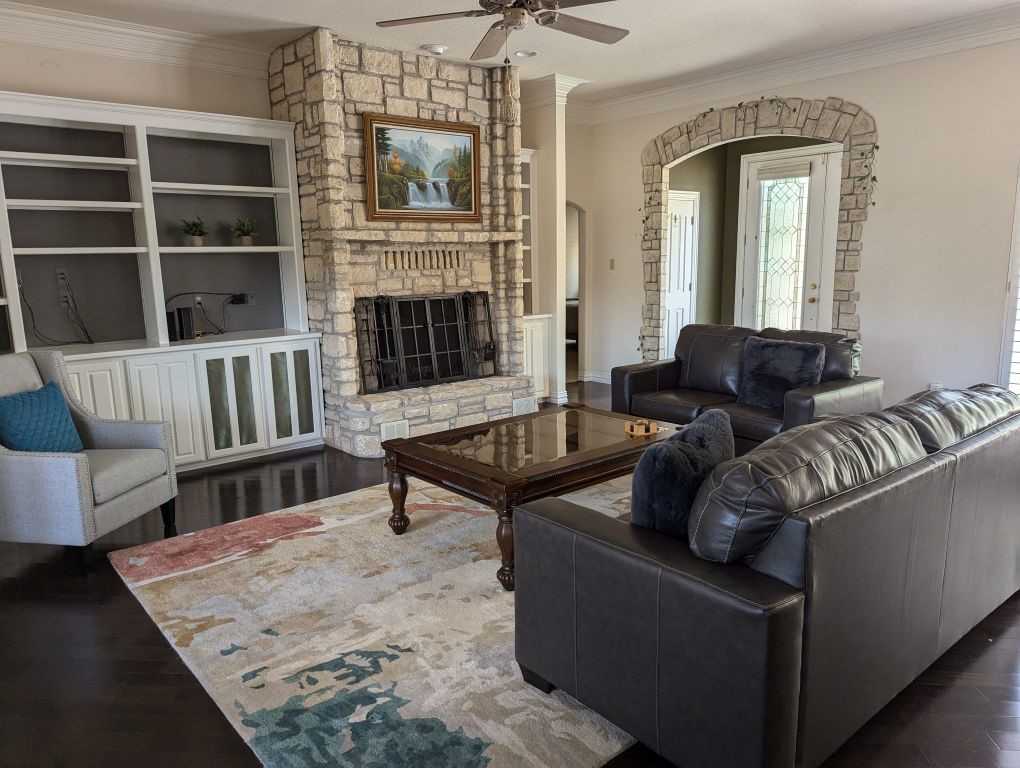 photo 2: 7504 Ravenswood Road, Granbury TX 76049