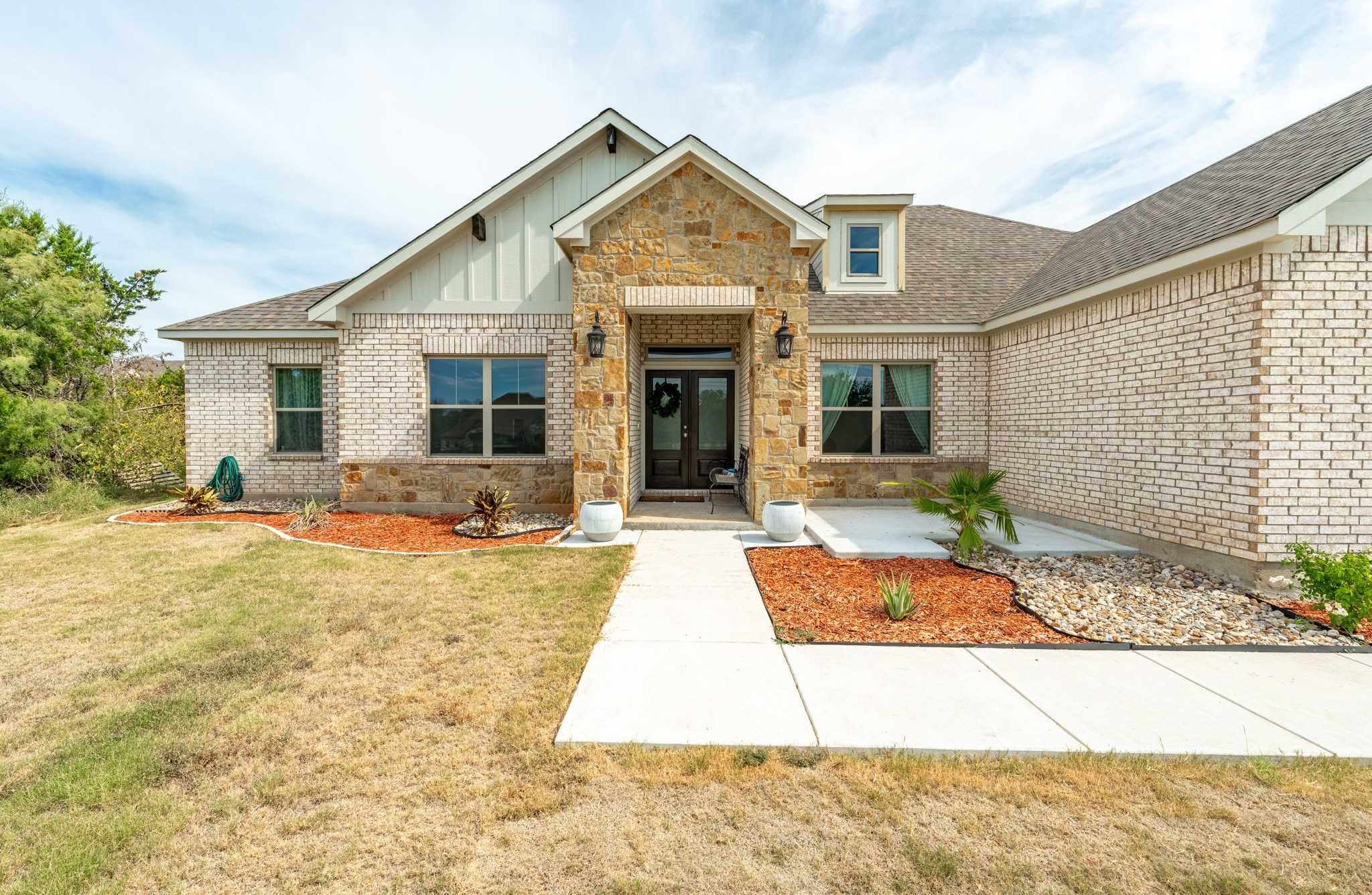 photo 2: 7055 Heathington Boulevard, Granbury TX 76049