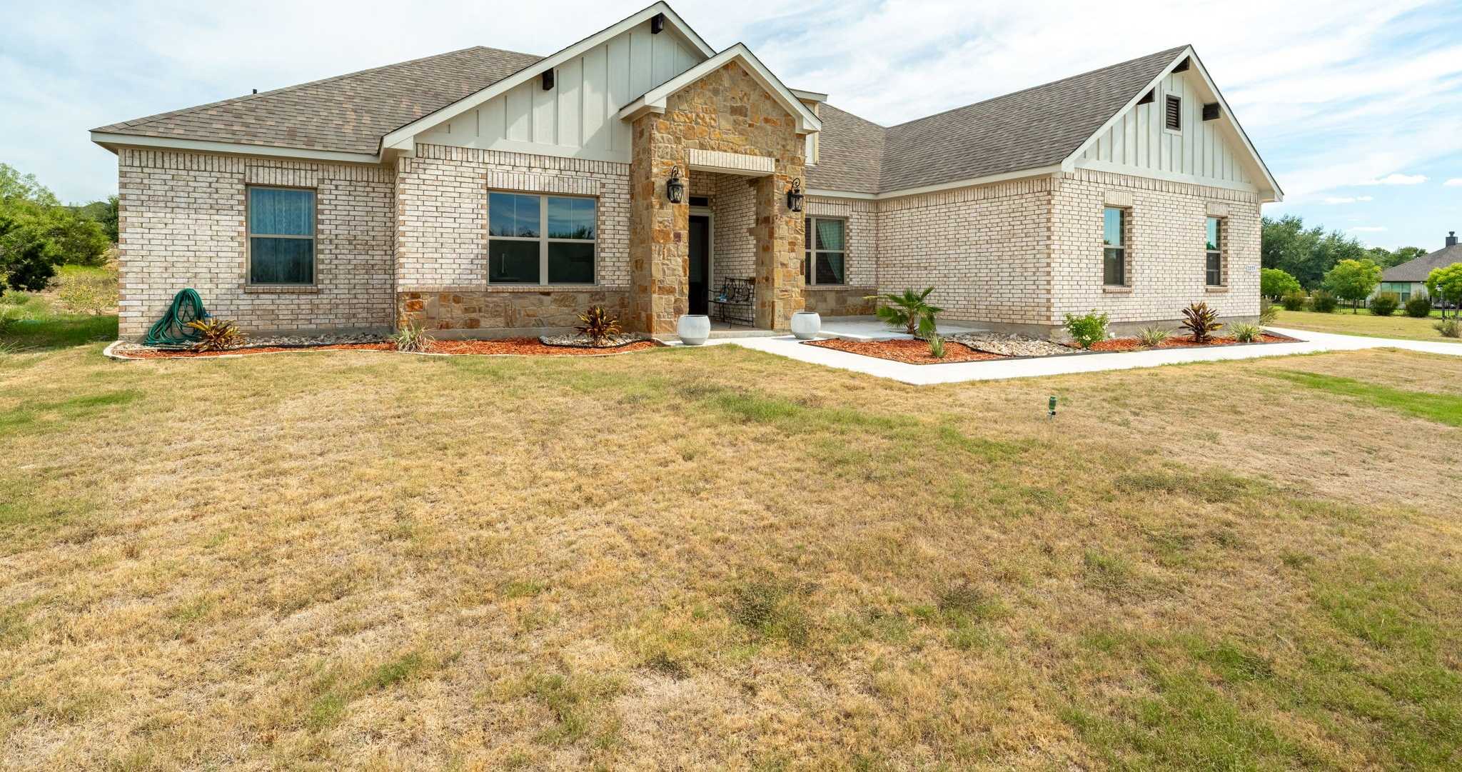 photo 3: 7055 Heathington Boulevard, Granbury TX 76049